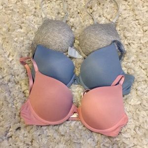 Victoria secret pink bras (lightly worn)